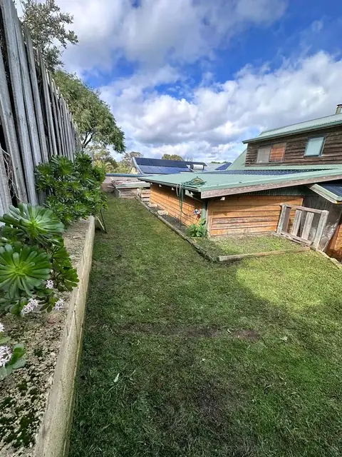 Back and side yard after a garden clean-up in Margaret River (4 of 7)