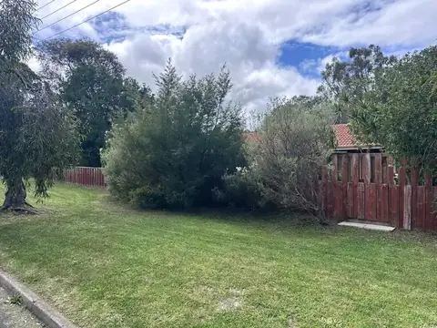 Lawn and garden at a Margaret River holiday home (3 of 6)