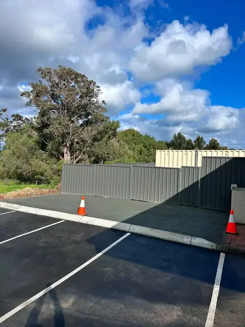 Crushed dust levelling and compacting in Margaret River (2 of 7)