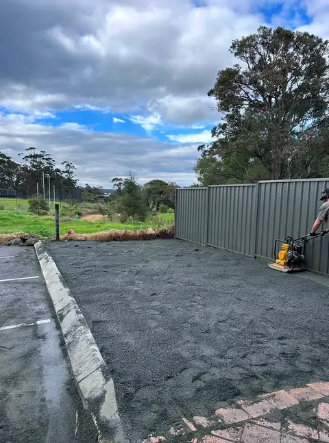 Crushed dust levelling and compacting in Margaret River (4 of 7)