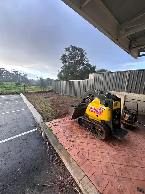 Crushed dust levelling and compacting in Margaret River (5 of 7)